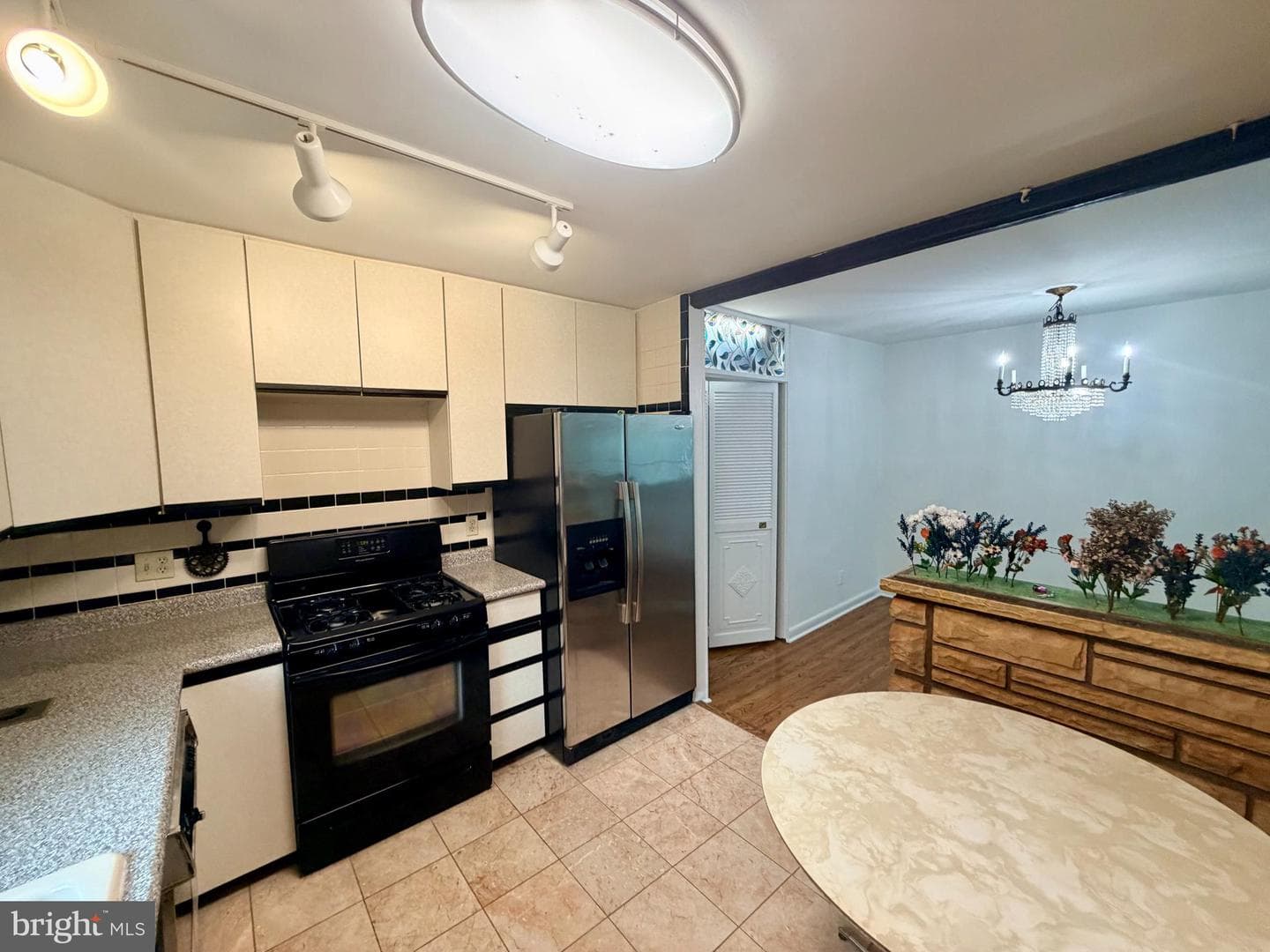 1621 Strahle Street photo 15