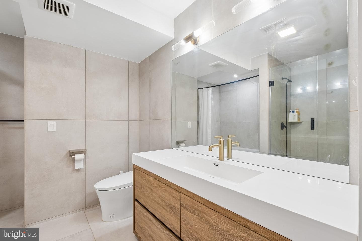 5900 Woodbine Avenue photo 4
