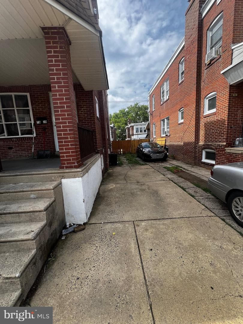 7020 Gillespie Street photo 2