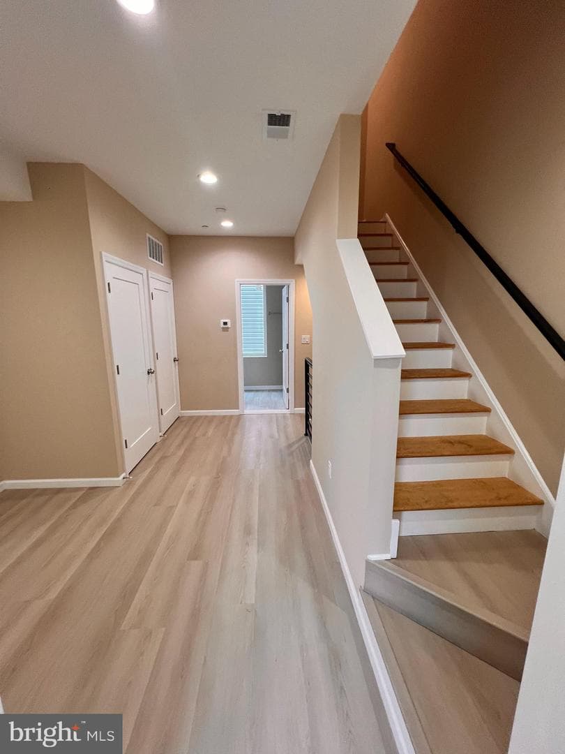 540 Edgley Street photo 9