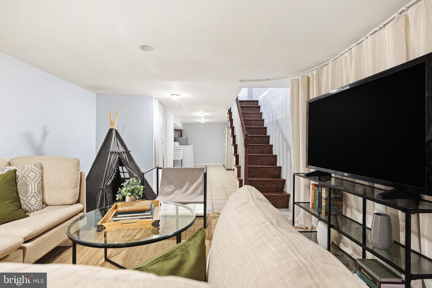 2343 Moore Street photo 17