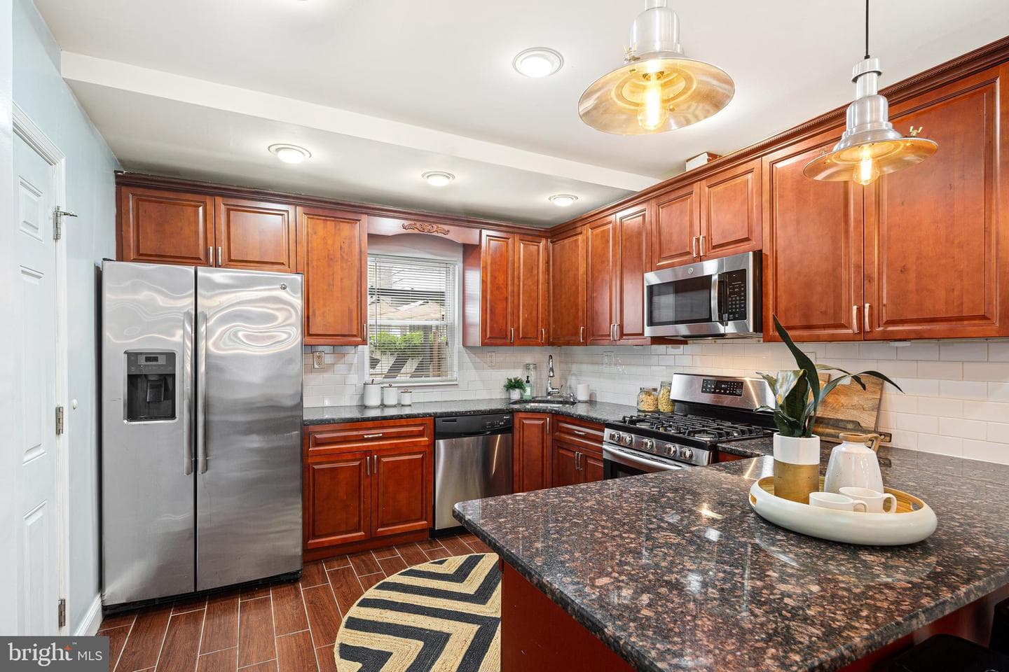 2343 Moore Street photo 7