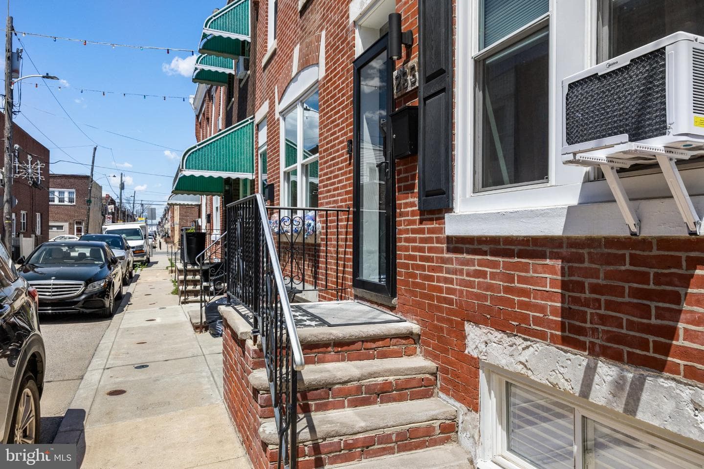 233 Tree Street photo 3