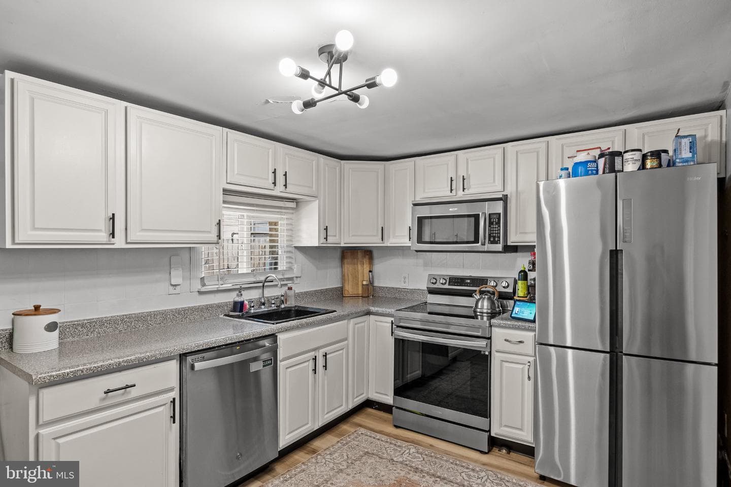 233 Tree Street photo 6