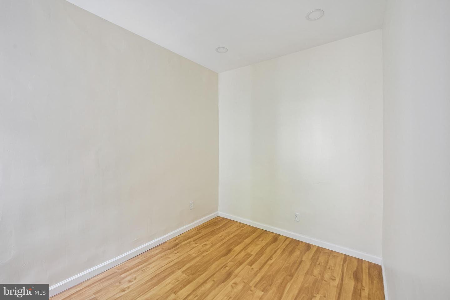 1716 N Hollywood Street photo 47