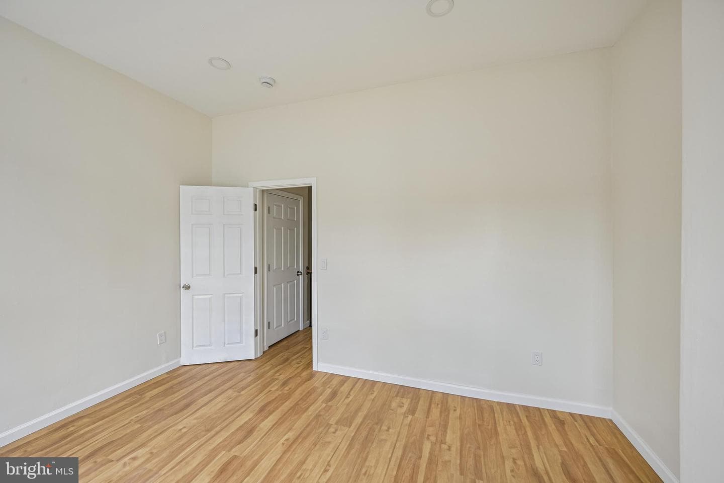 1716 N Hollywood Street photo 48