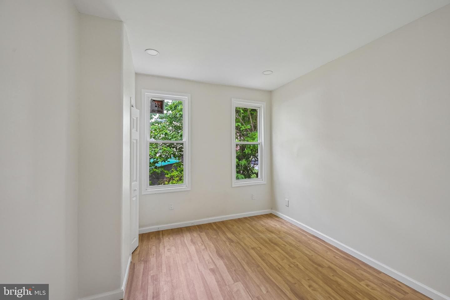 1716 N Hollywood Street photo 55