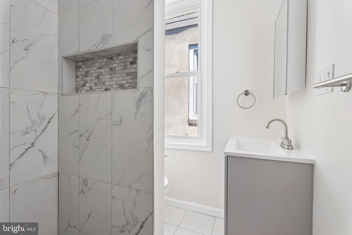 1716 N Hollywood Street photo 6