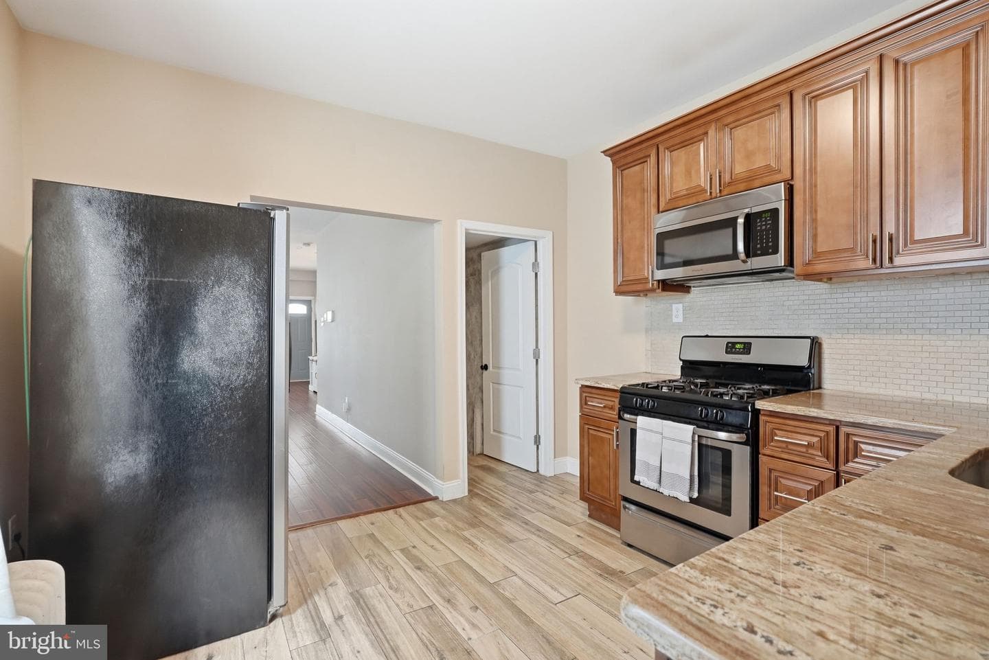 228 Jamestown Street photo 9