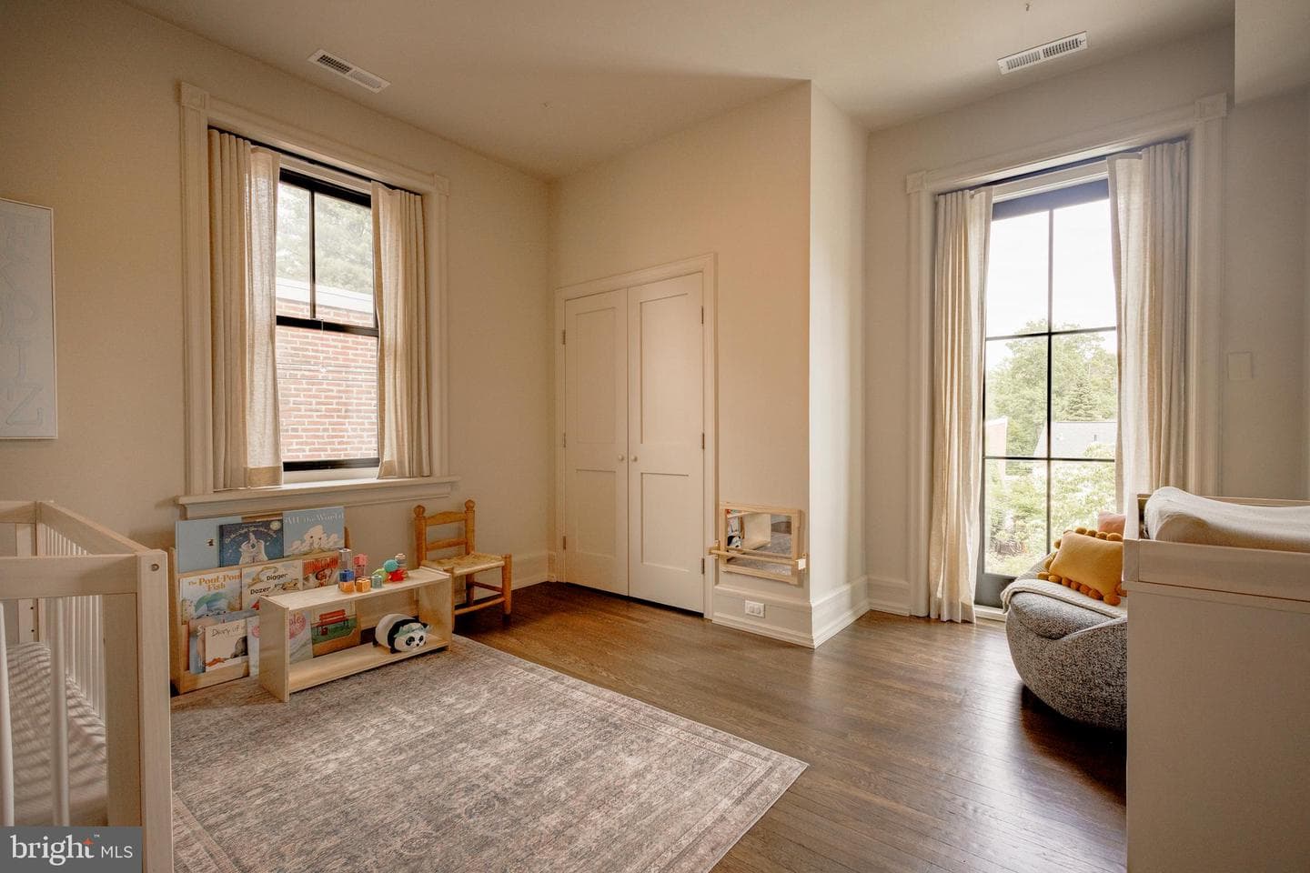148 W Highland Avenue photo 17