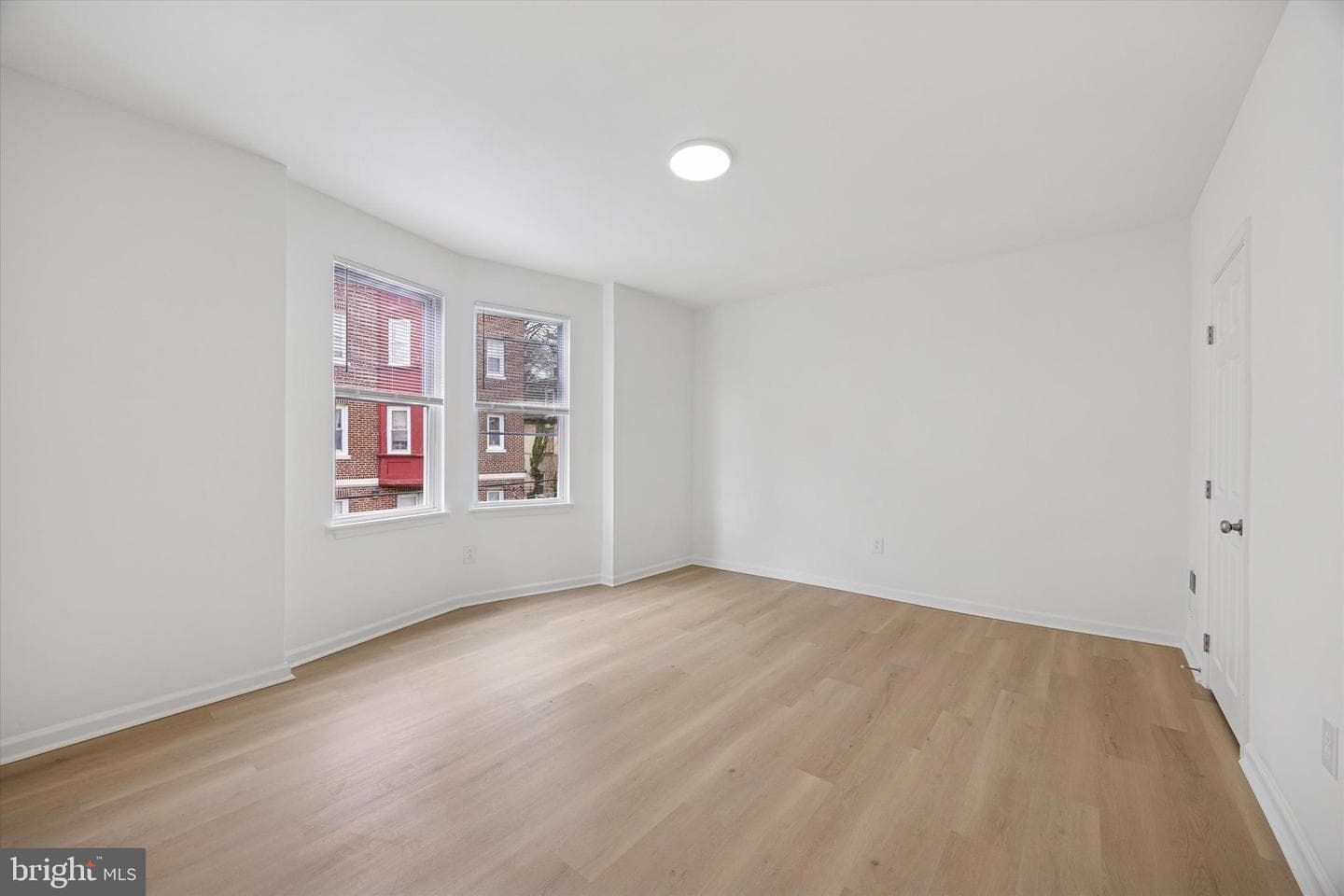 176 W Hansberry Street photo 7