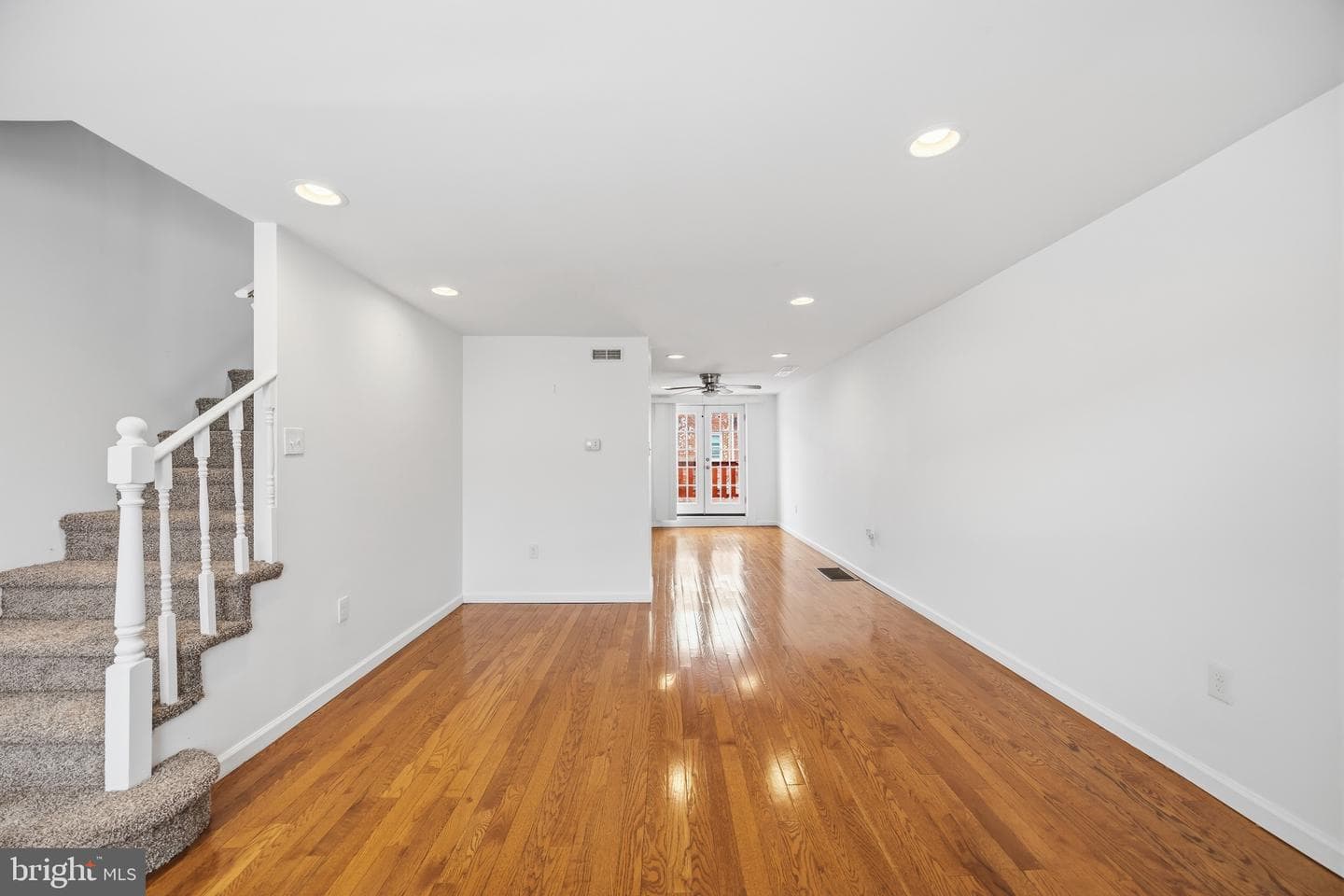 7637 Gilbert Street photo 7