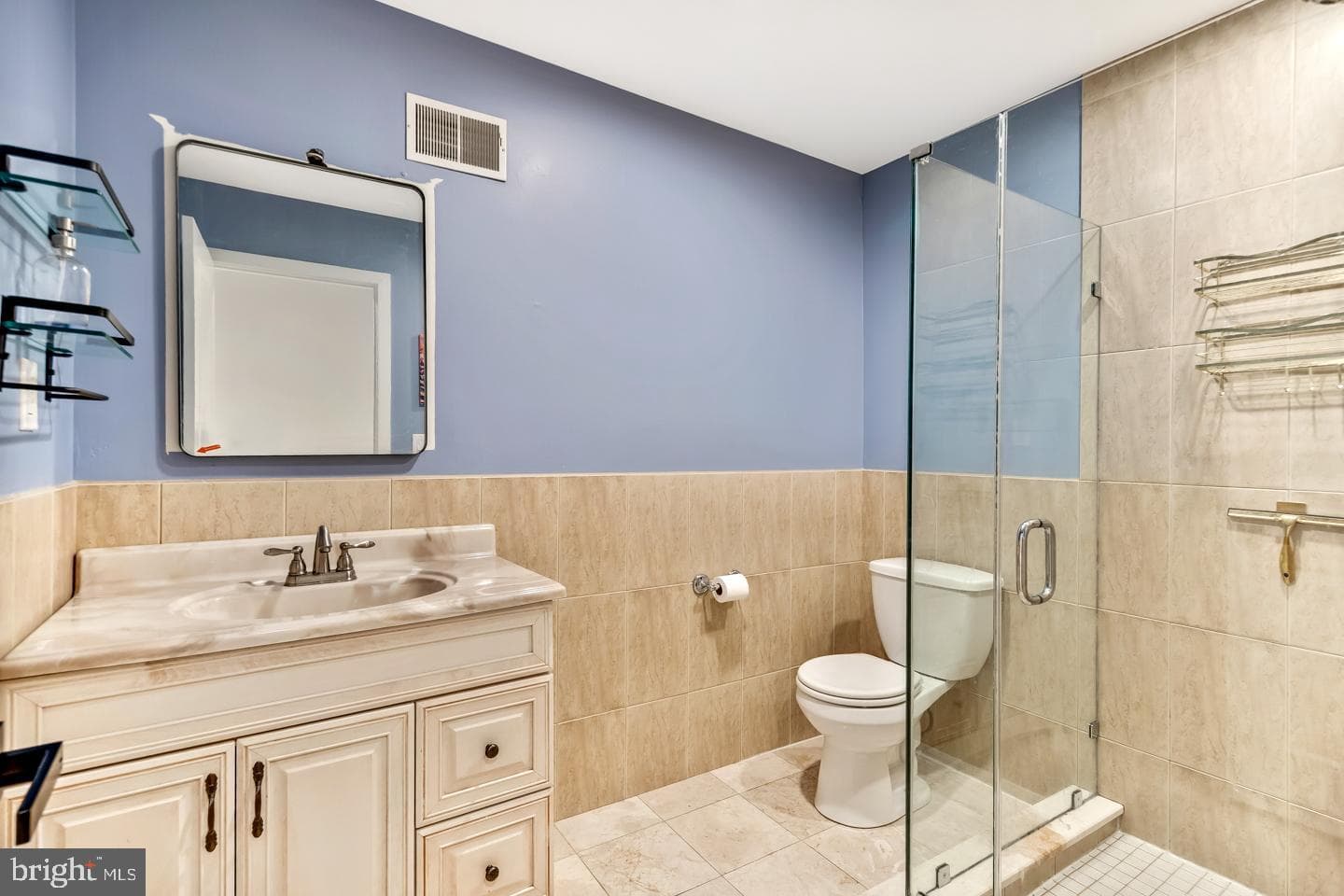 2404 Catharine Street photo 30