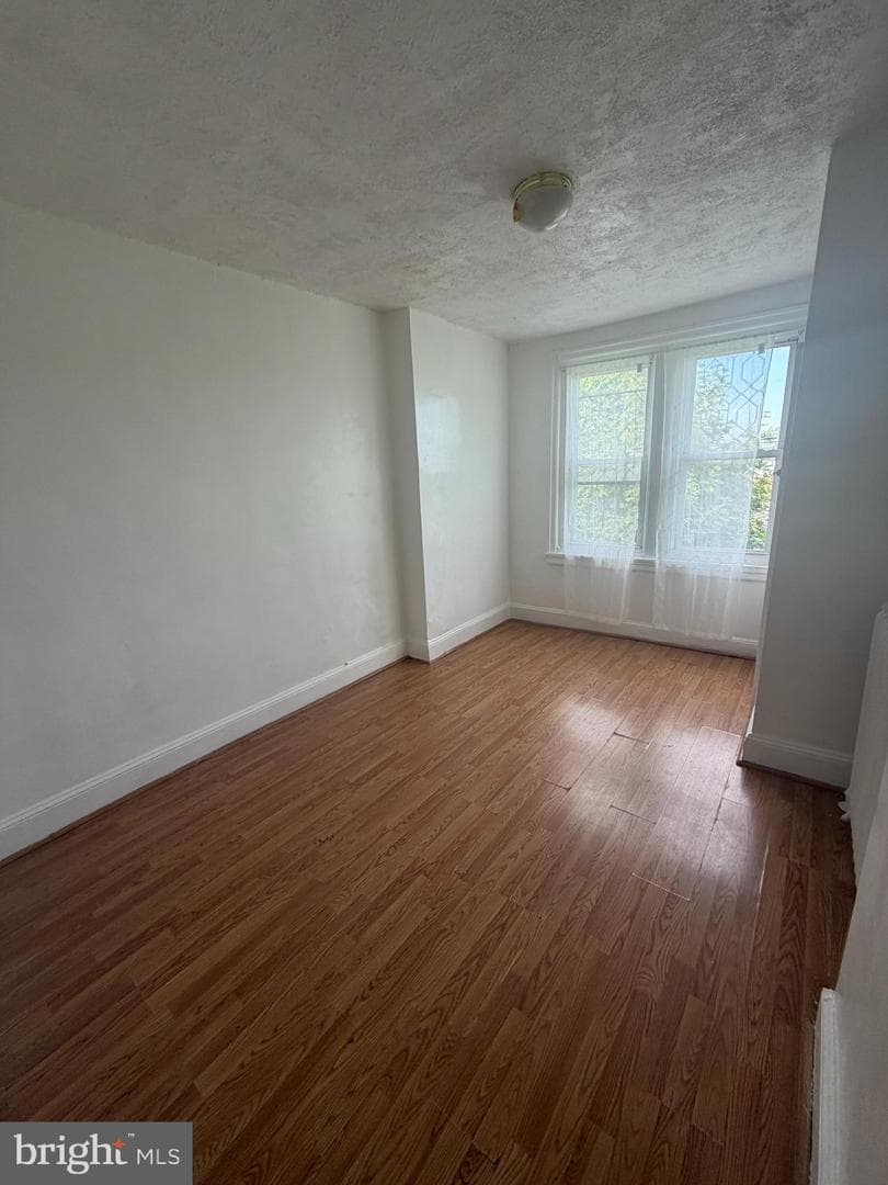 1515 Dyre Street photo 17