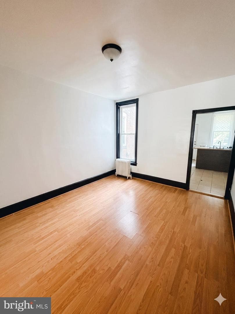 1515 Dyre Street photo 4