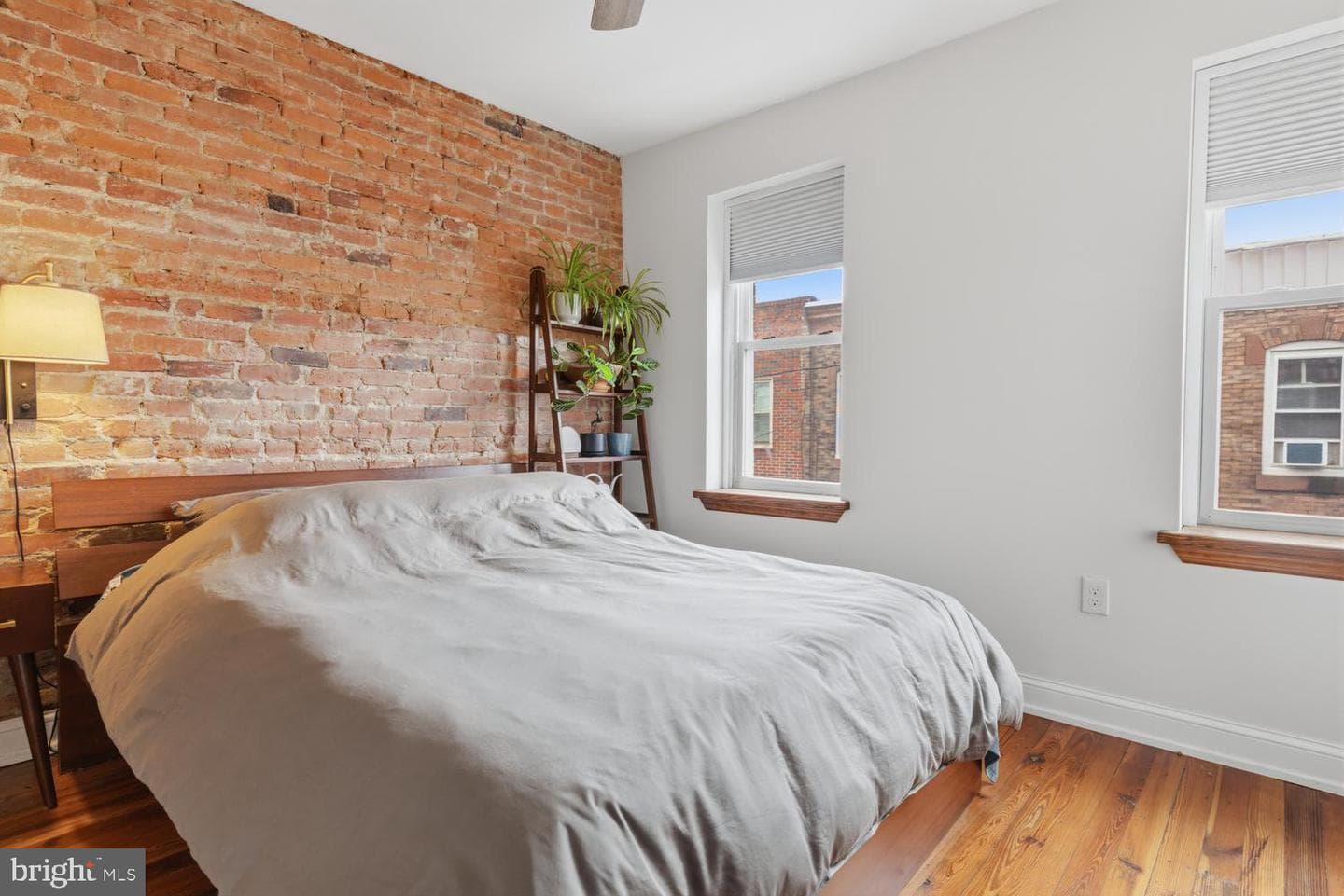 1835 Daly Street photo 19