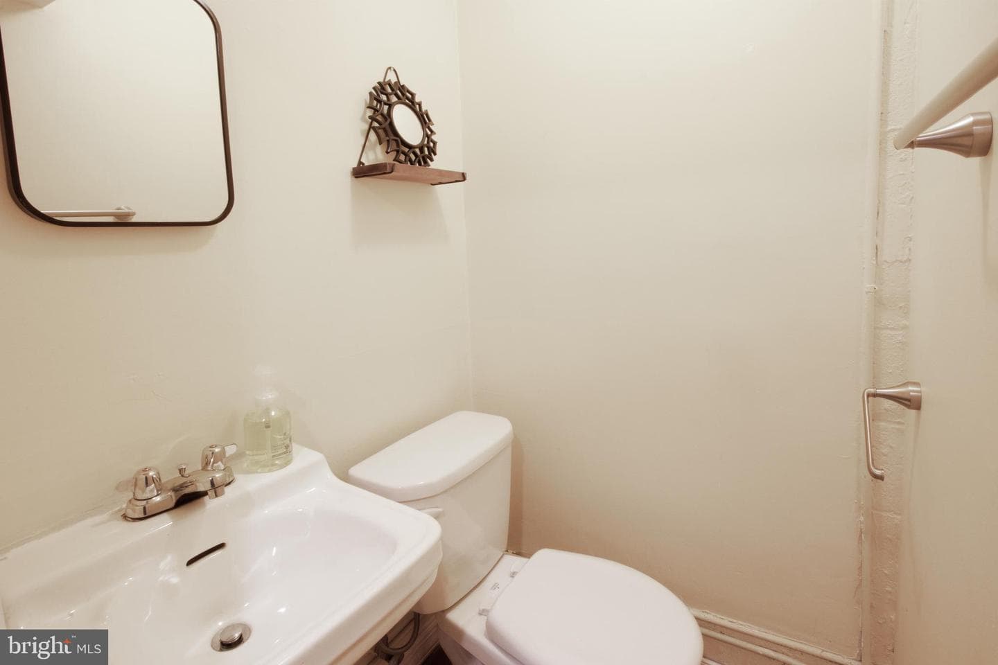 3730 Clarendon Avenue photo 31