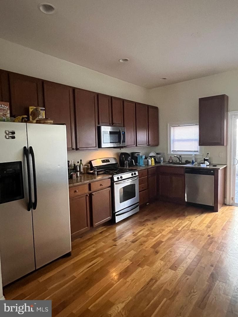 1537 Swain Street photo 12