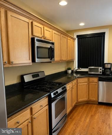 508 N Budd Street photo 9