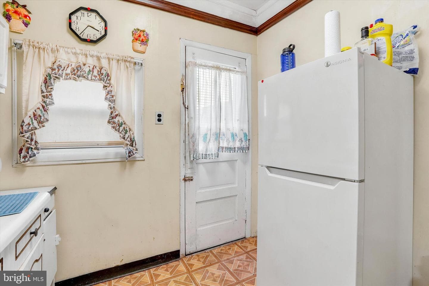1127 E Montgomery Avenue photo 8