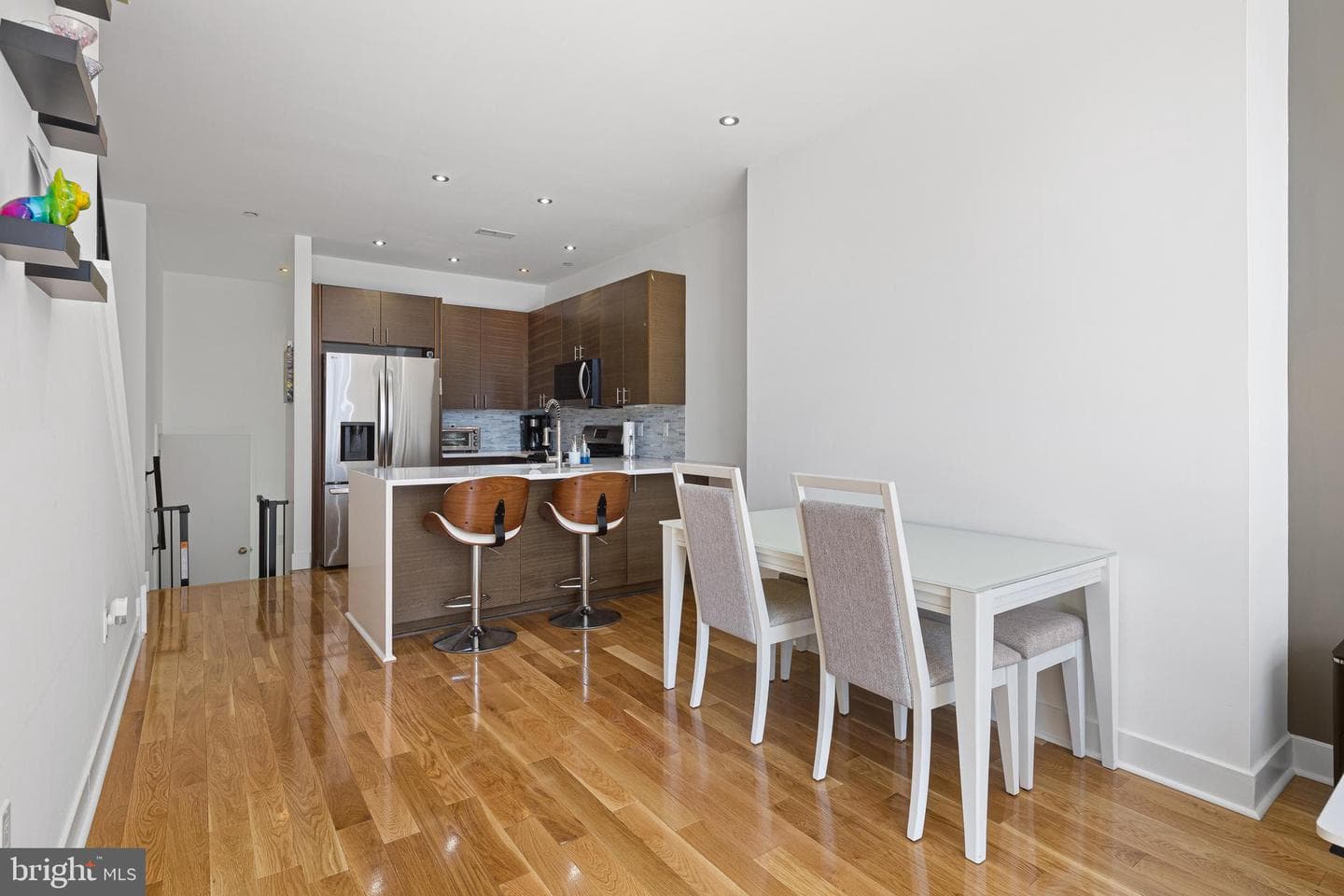 259 Leverington Avenue photo 8