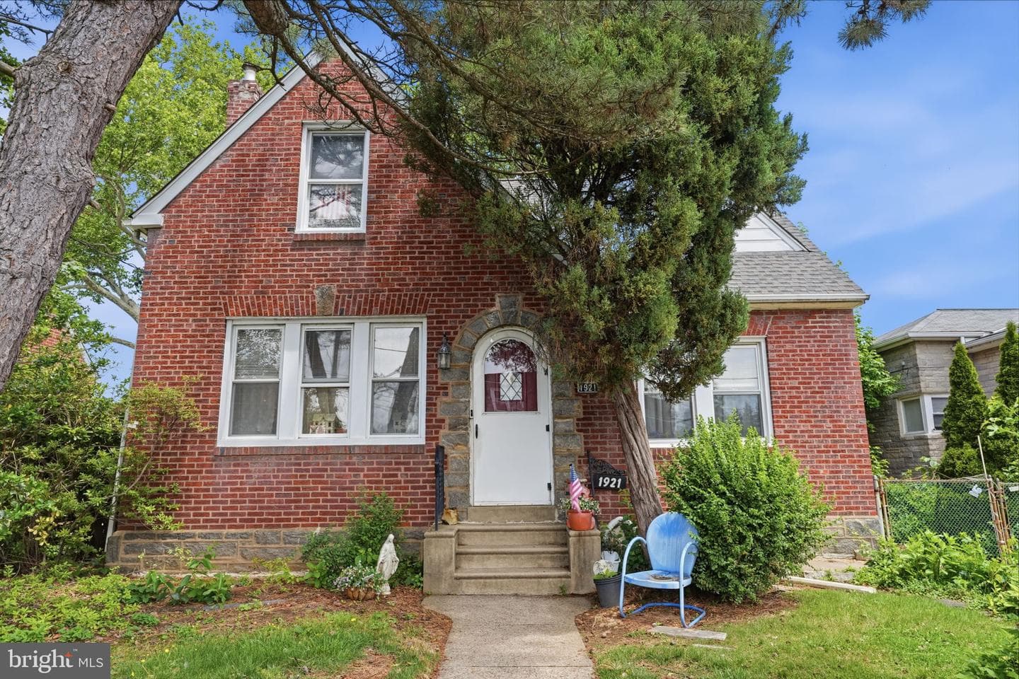 1921 Ripley Street photo 2