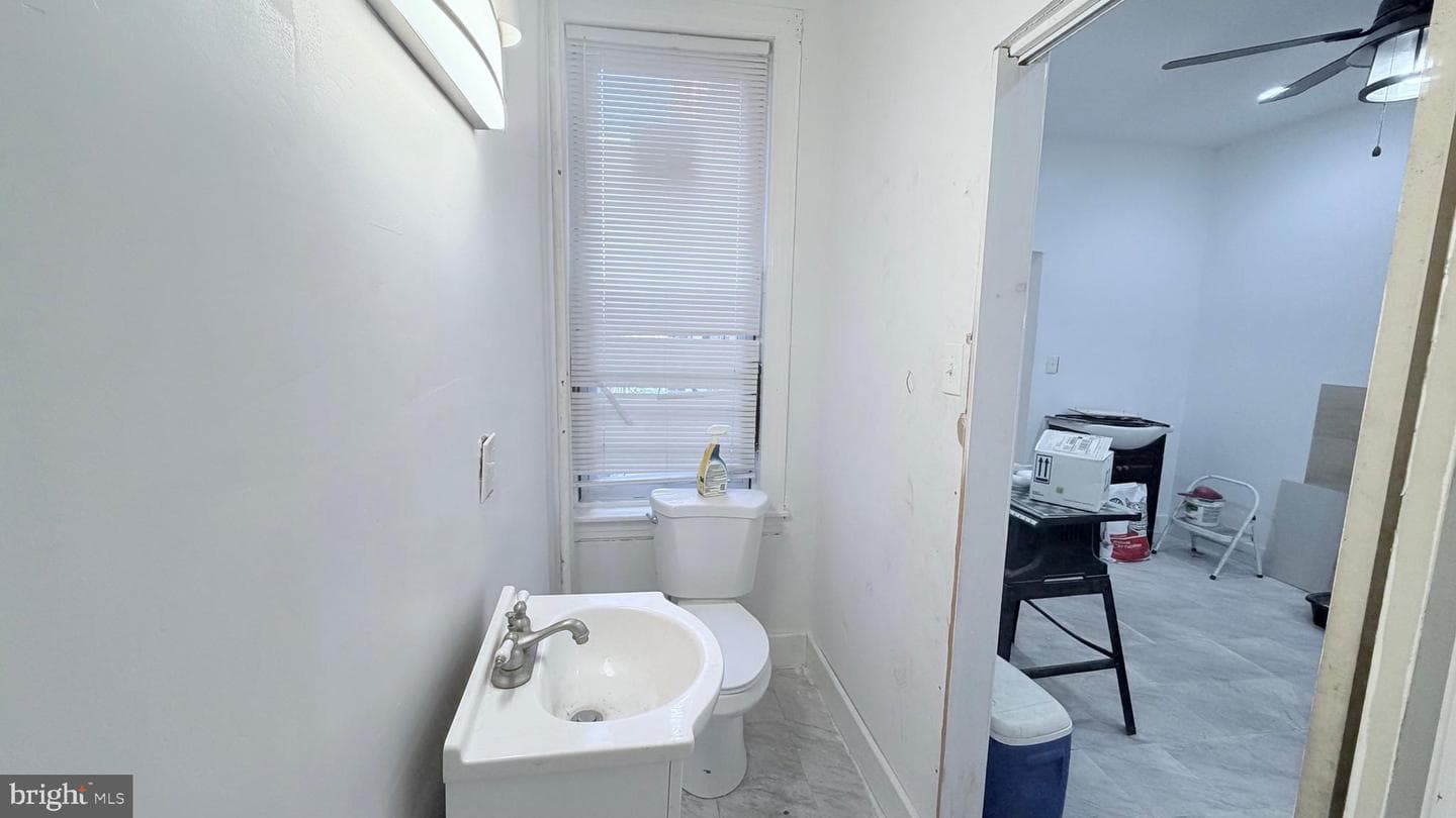 2239 W Somerset Street photo 21