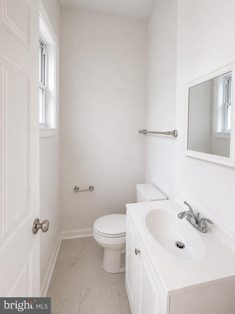 2433 N Carlisle Street photo 9