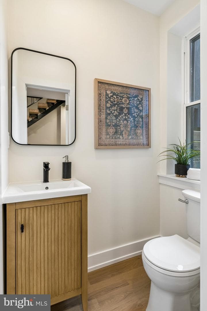 2239 Catharine Street photo 11
