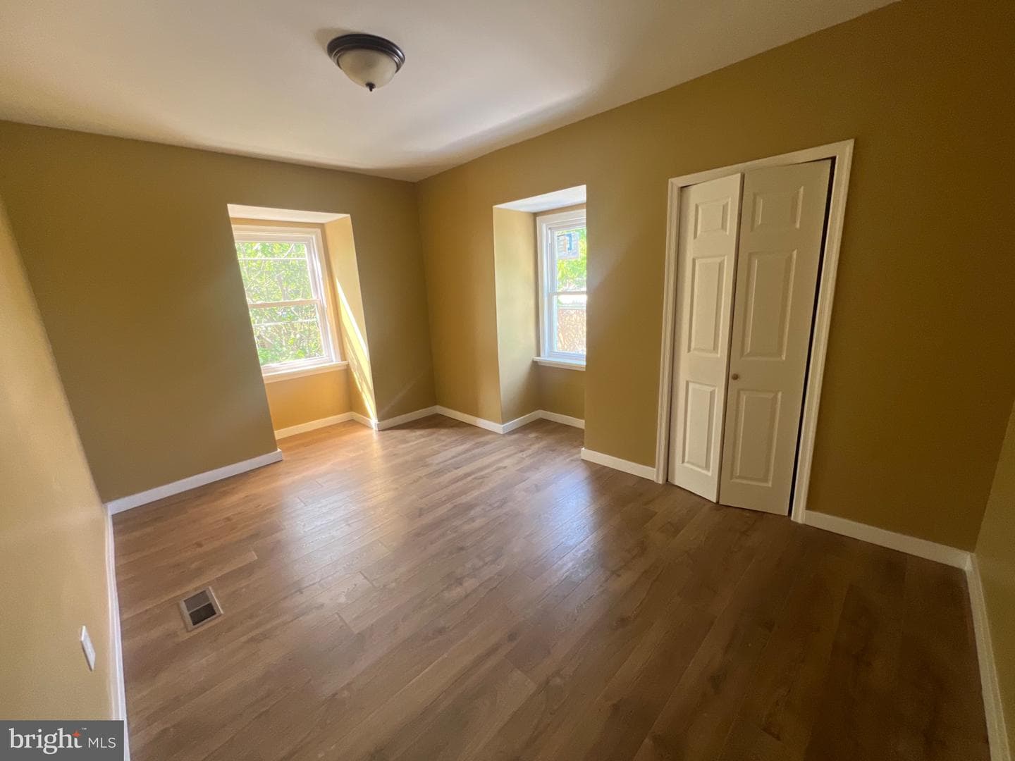 4623 Pulaski photo 32