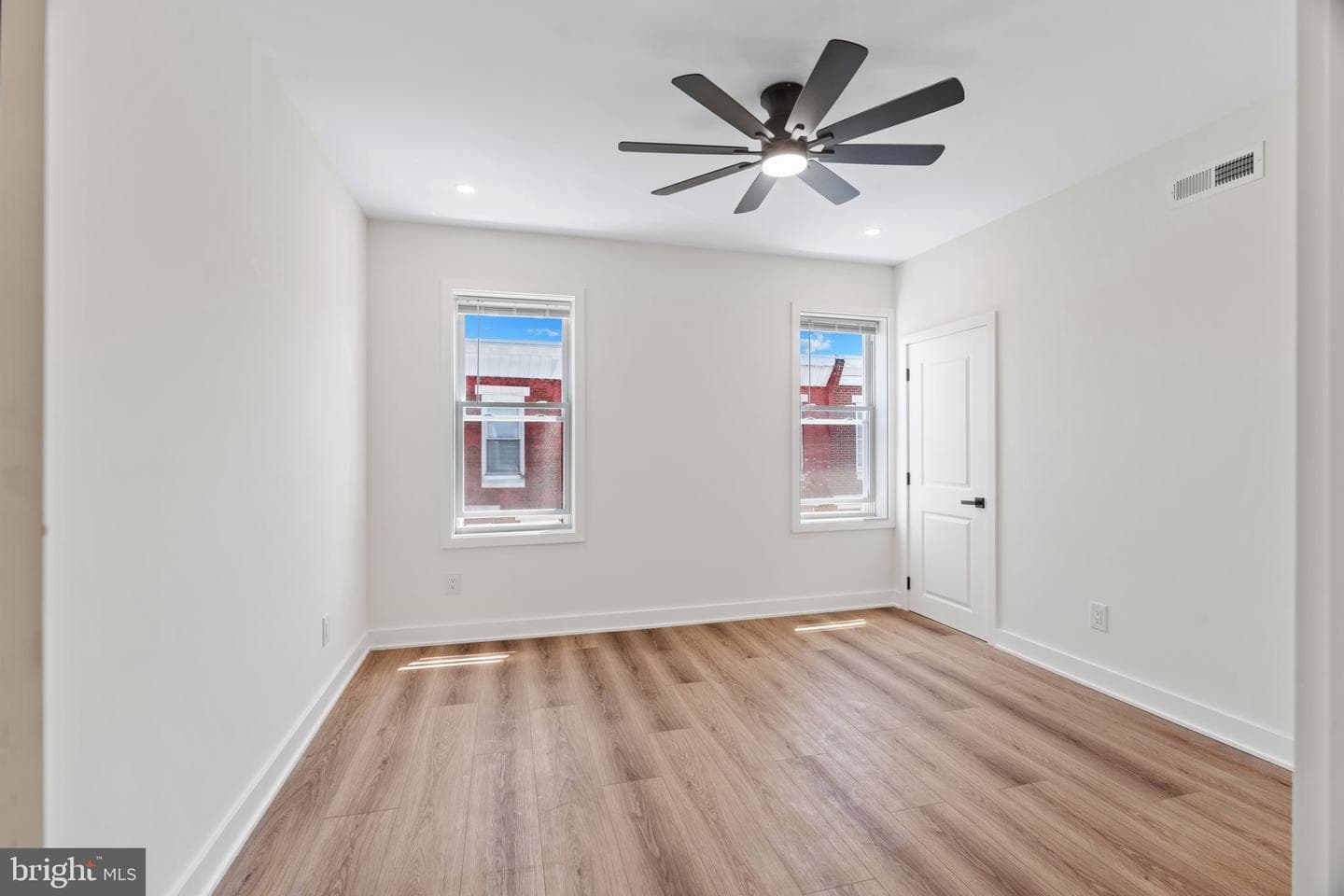 403 Daly Street photo 19