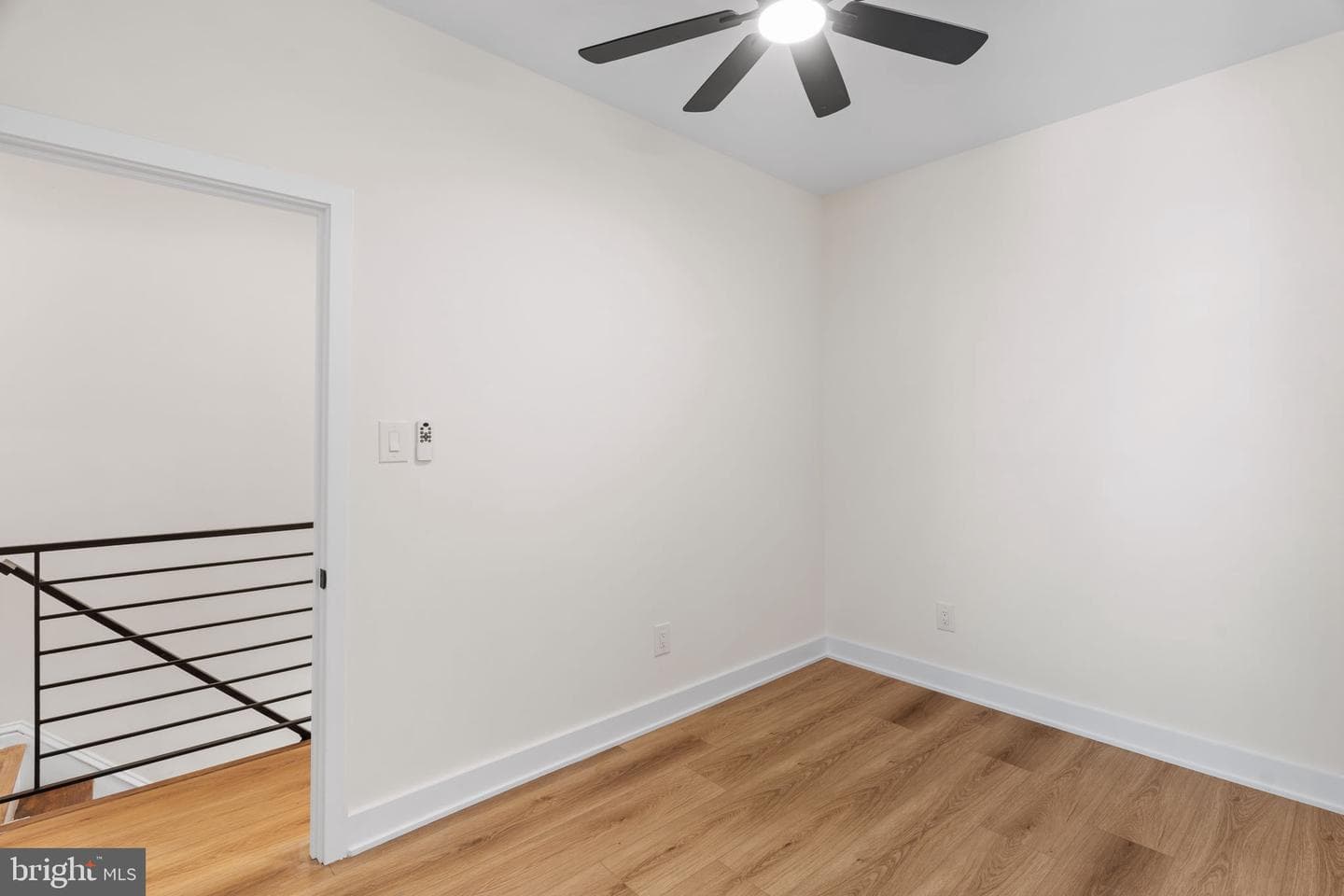 403 Daly Street photo 29