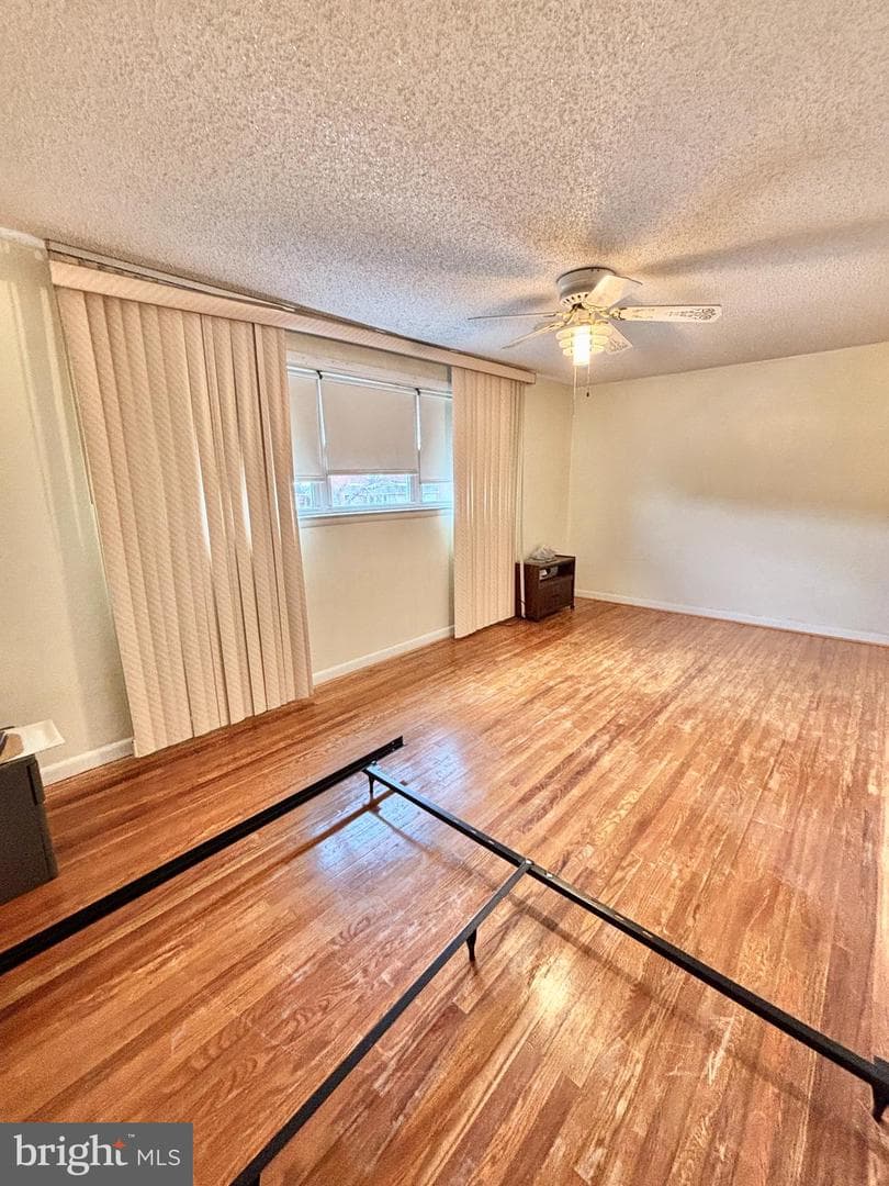 1827 Arnold Street photo 15