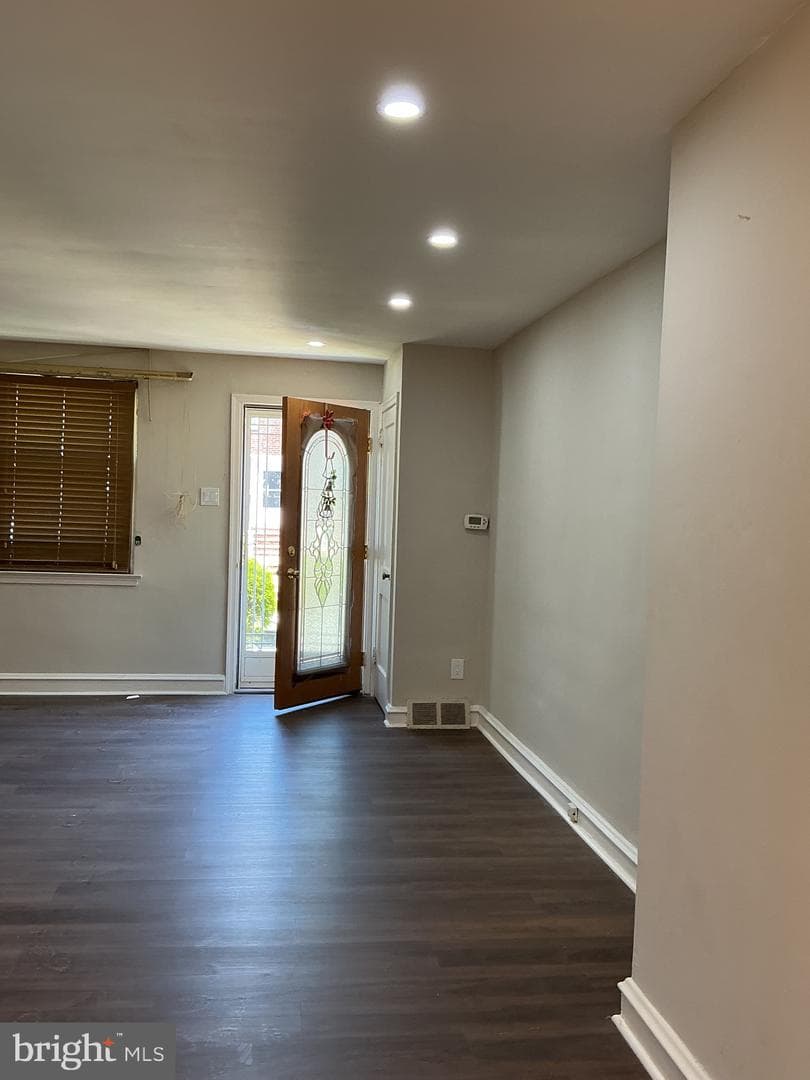 1314 E Weaver Street photo 4