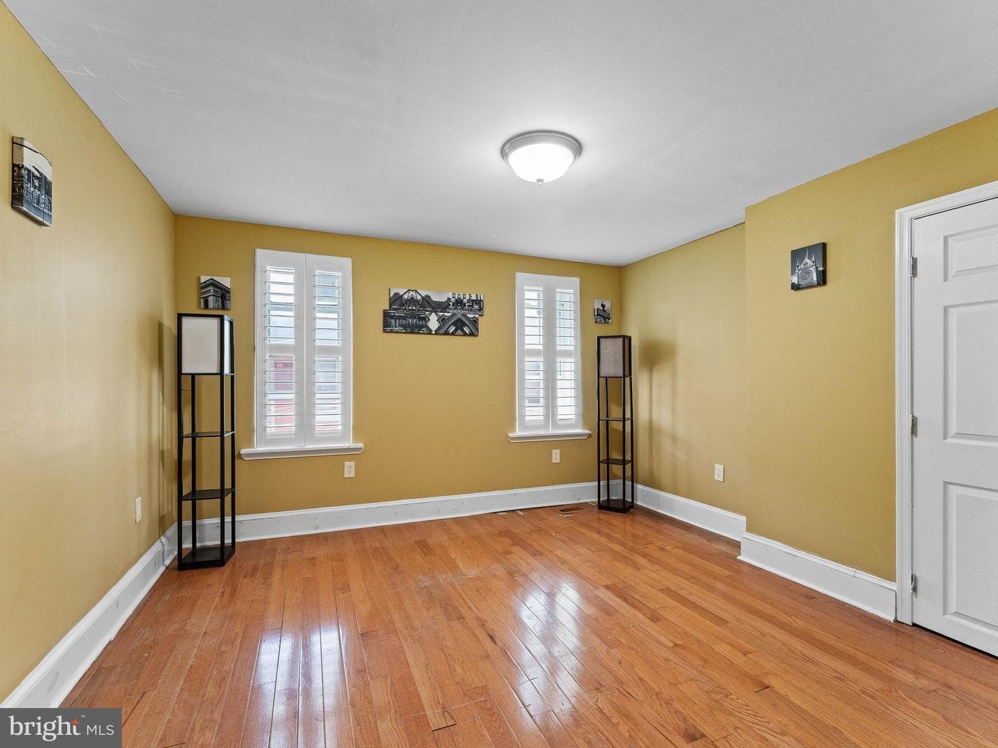 2423 Madison Square photo 7