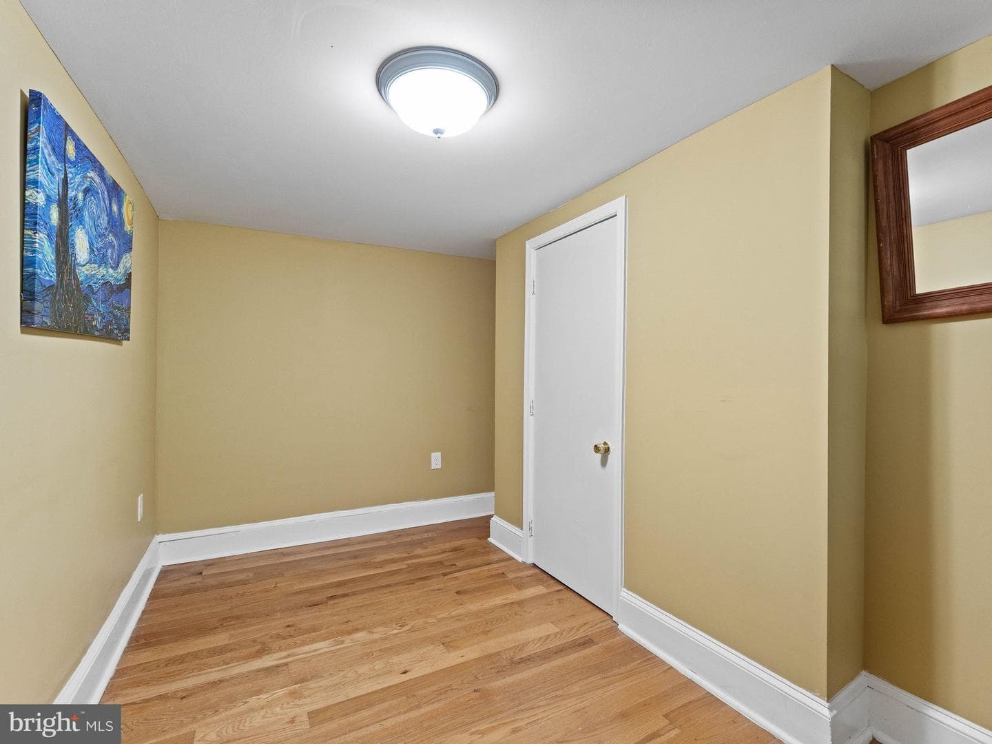 2423 Madison Square photo 9