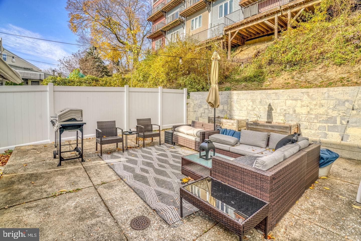 320 Hermitage Street photo 33