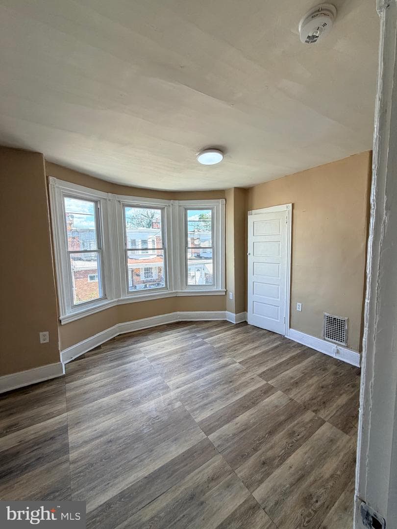 2164 Conlyn Street photo 7