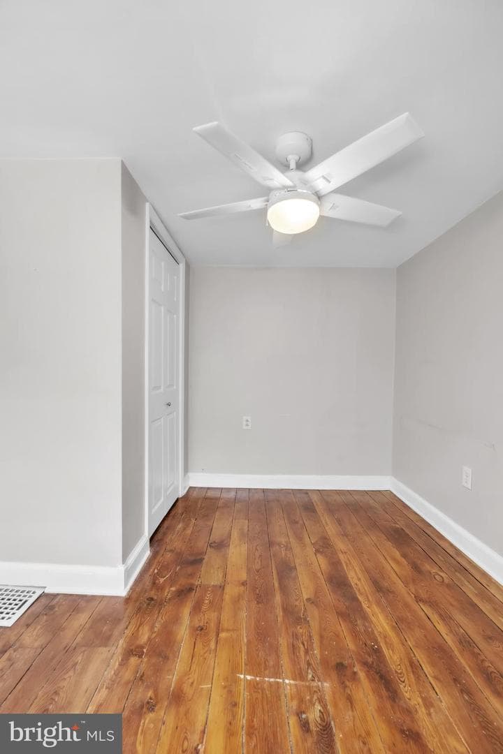 719 N Uber Street photo 17