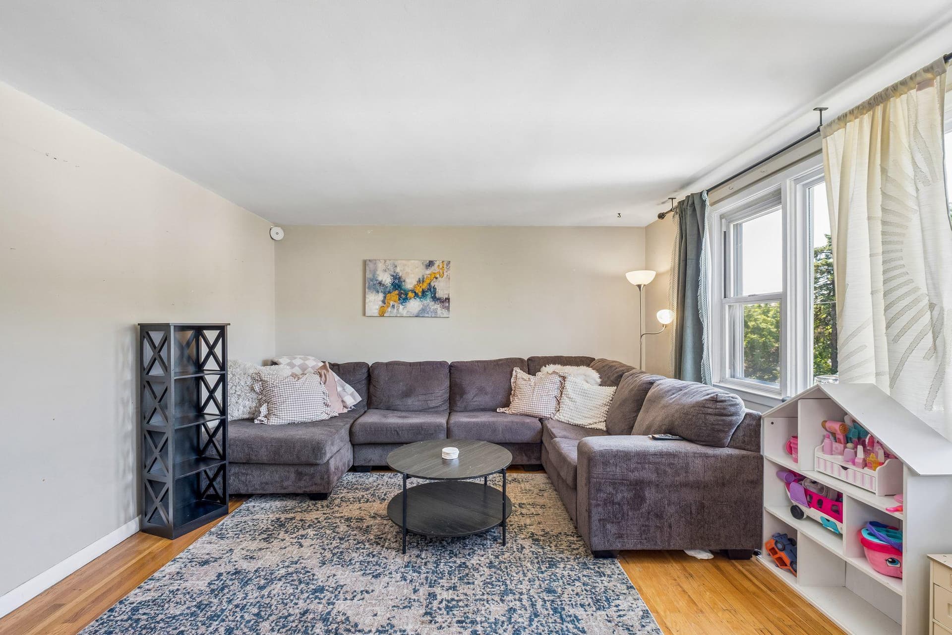 725 Hill Road photo 4