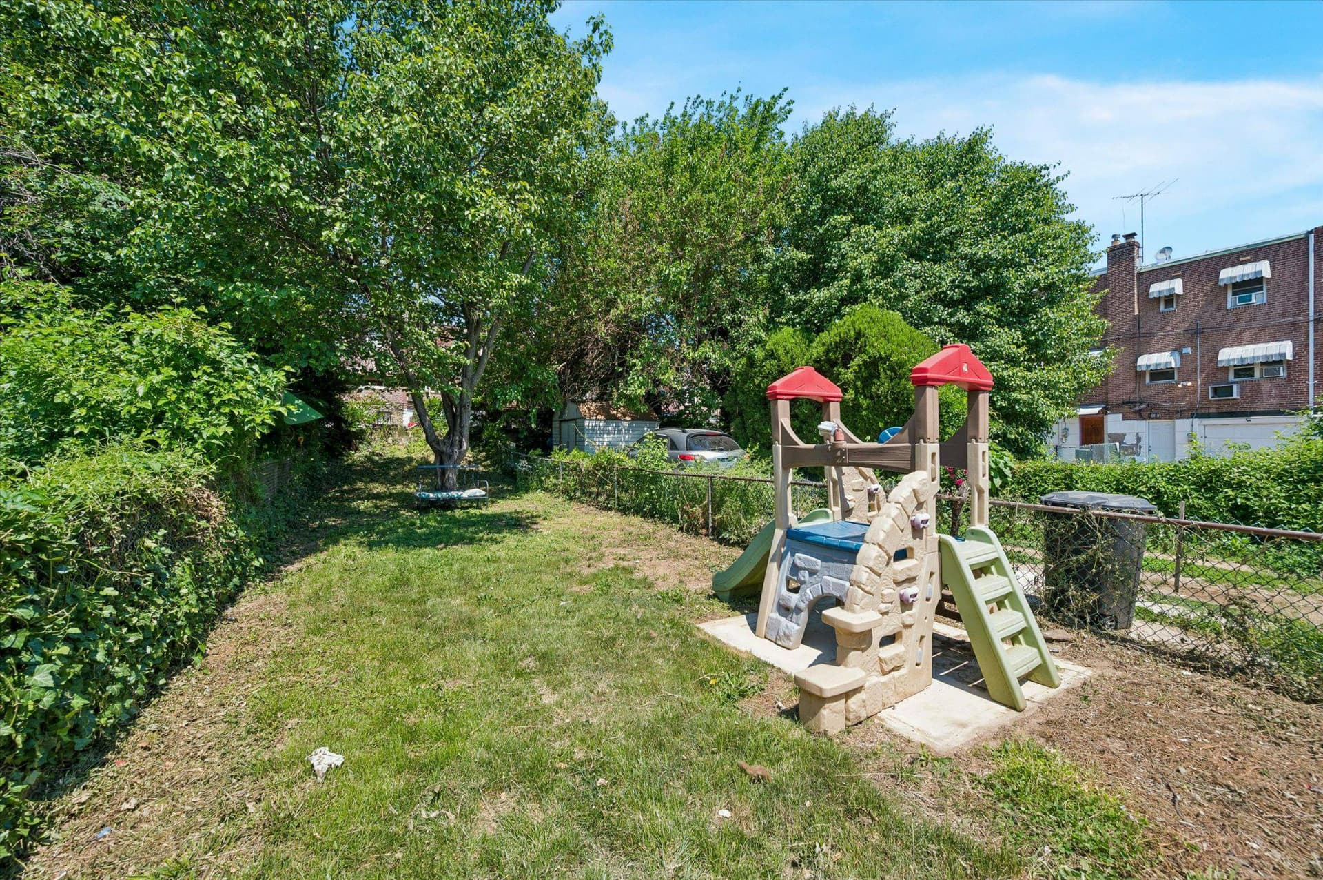 5850 Oakland Street photo 16