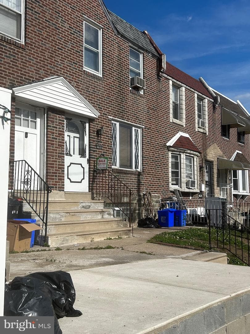 4637 Shelbourne Street photo 2