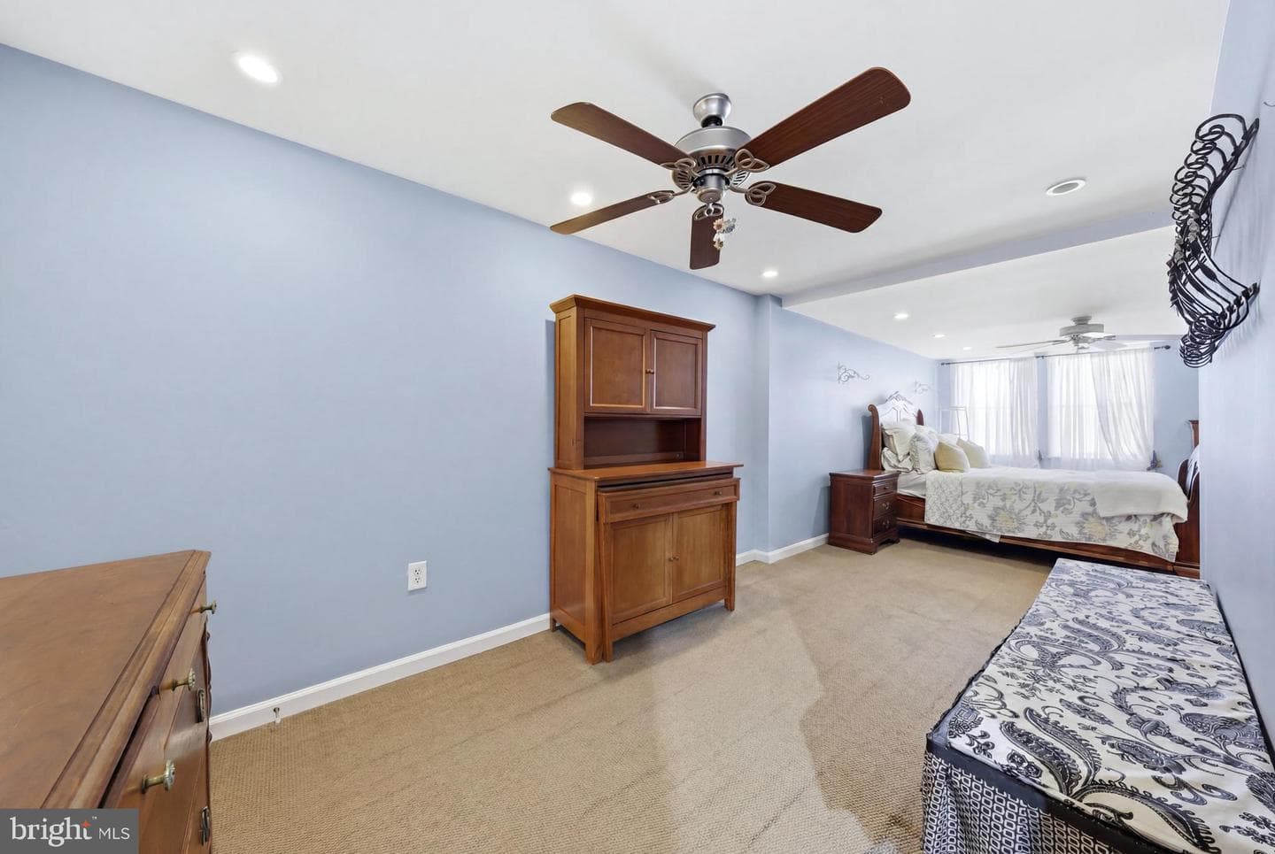 2245 Pemberton Street photo 17