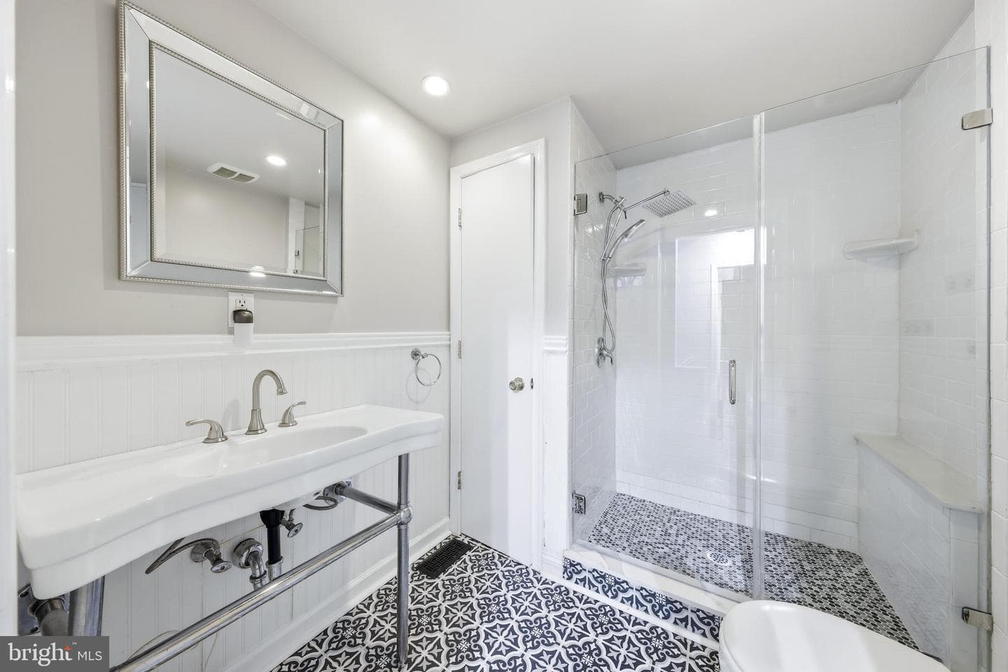 2245 Pemberton Street photo 24