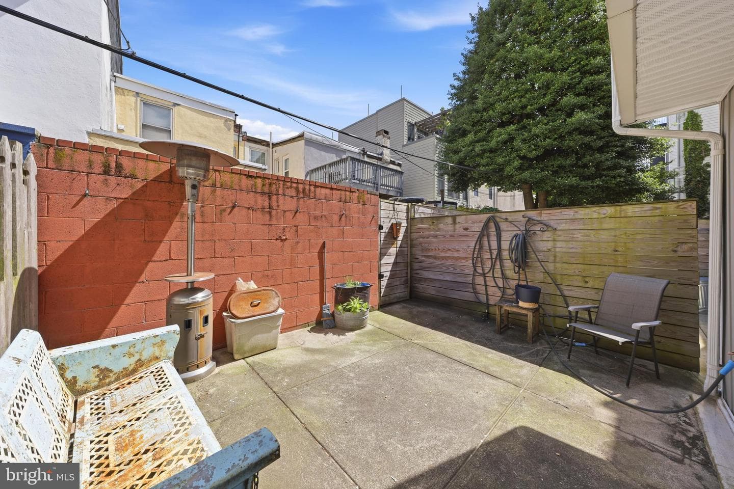 2245 Pemberton Street photo 29