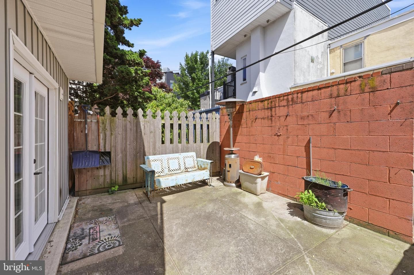 2245 Pemberton Street photo 30