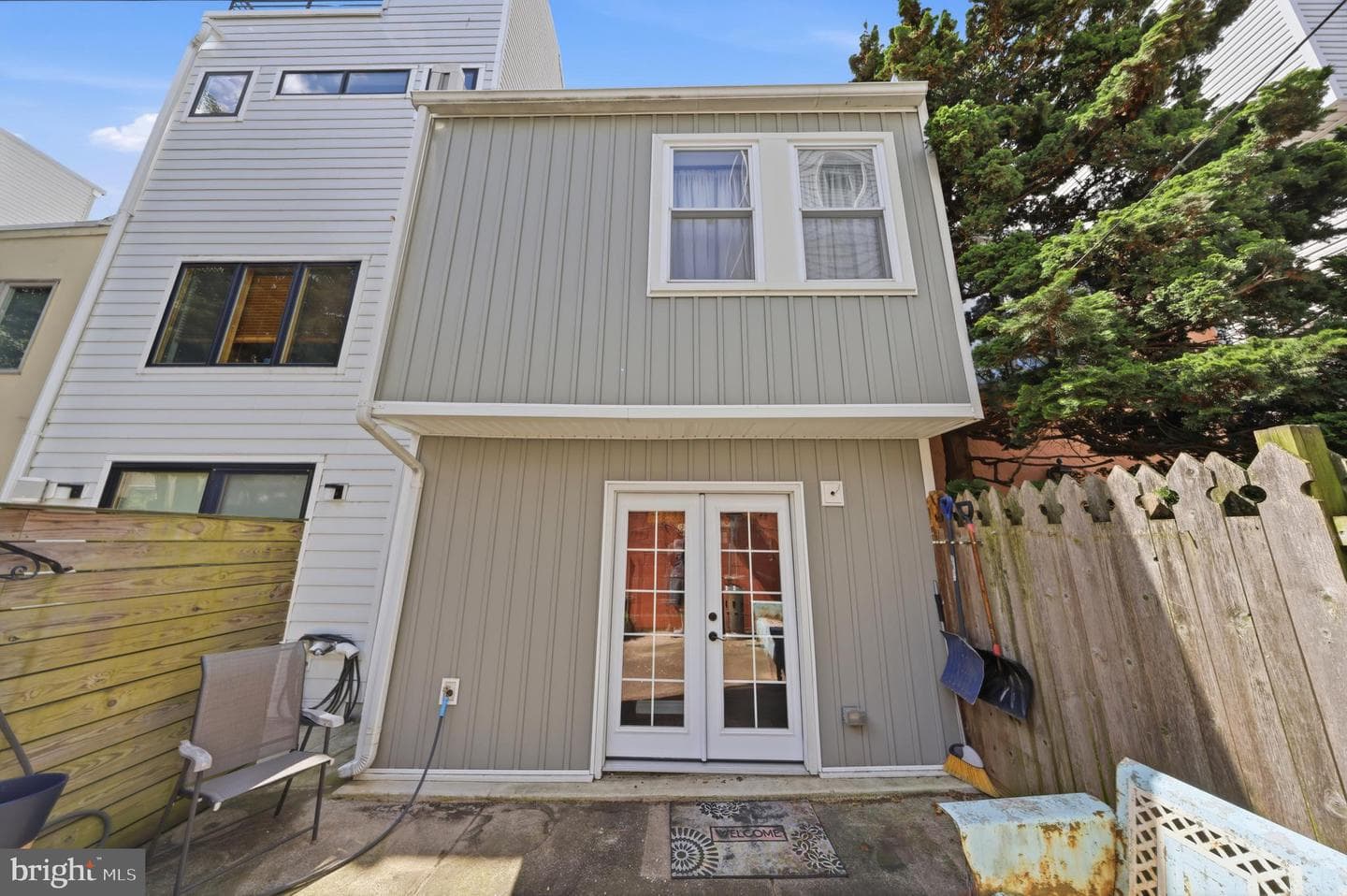 2245 Pemberton Street photo 32