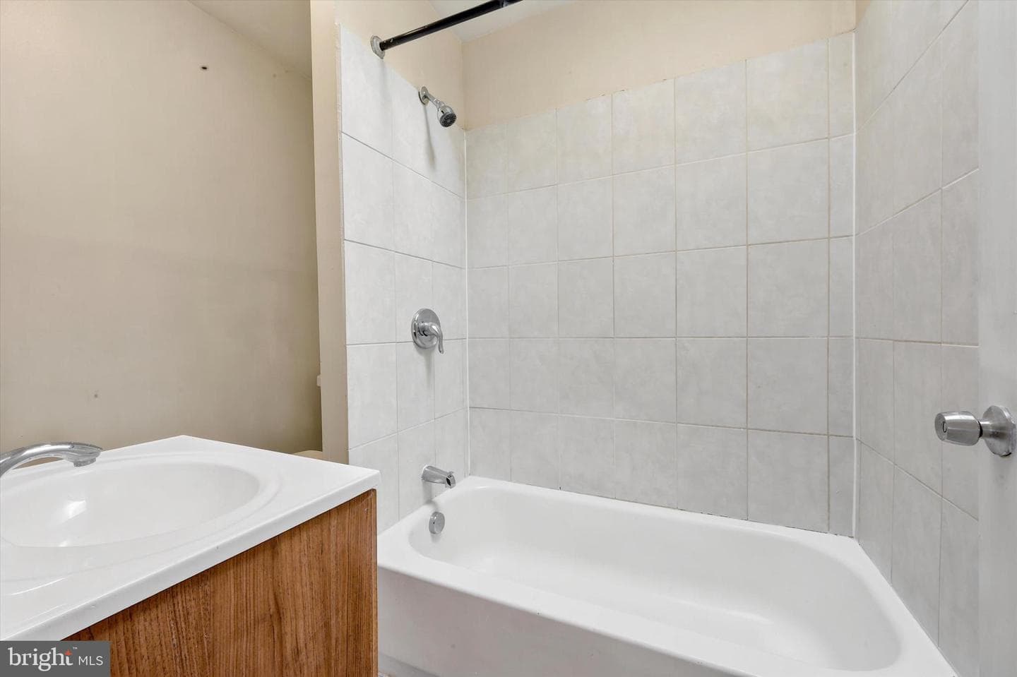 51 E High Street photo 20