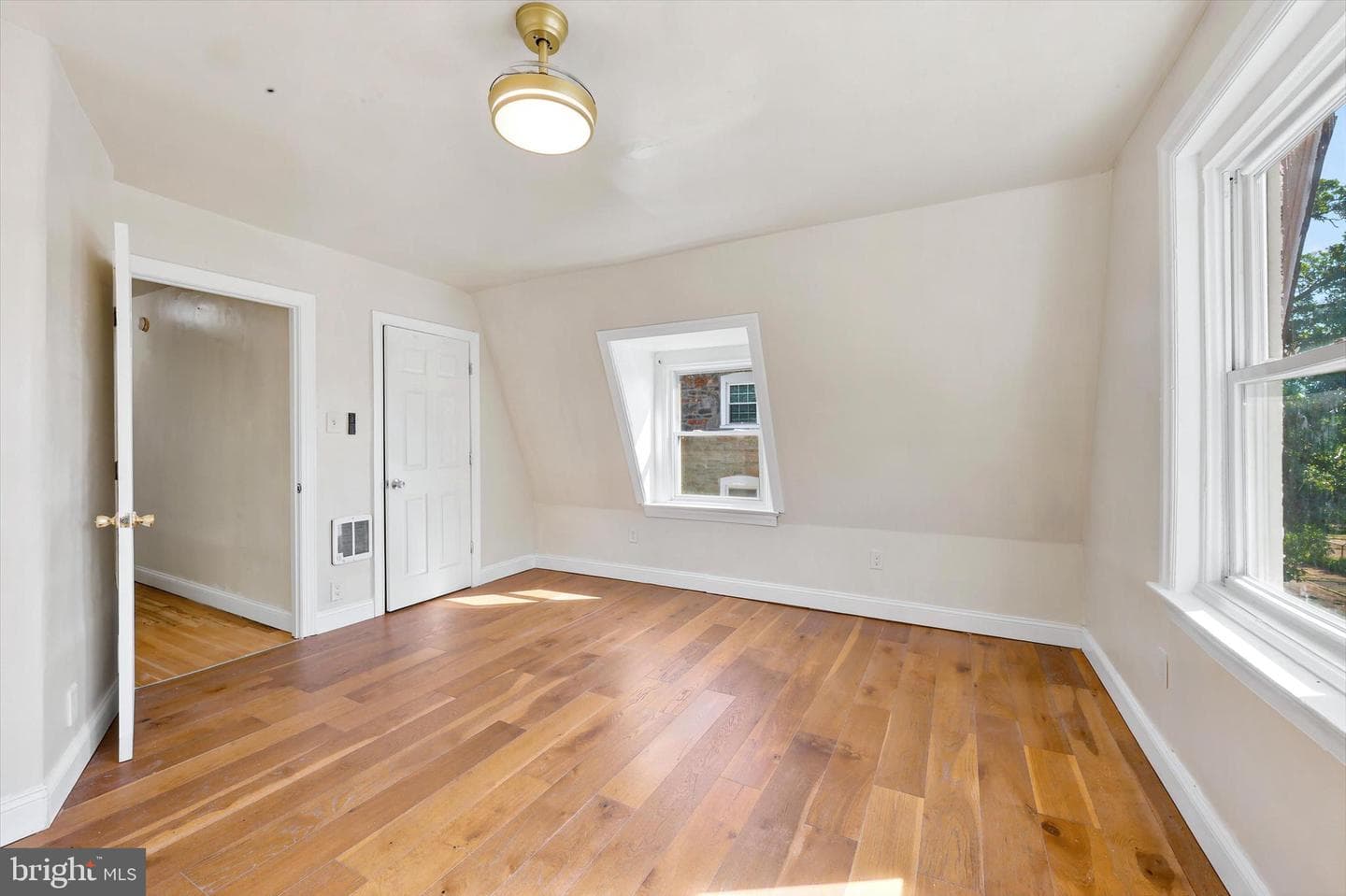 51 E High Street photo 22