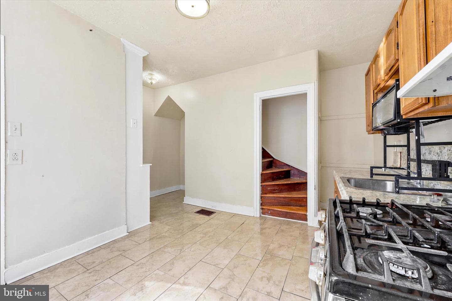 51 E High Street photo 9
